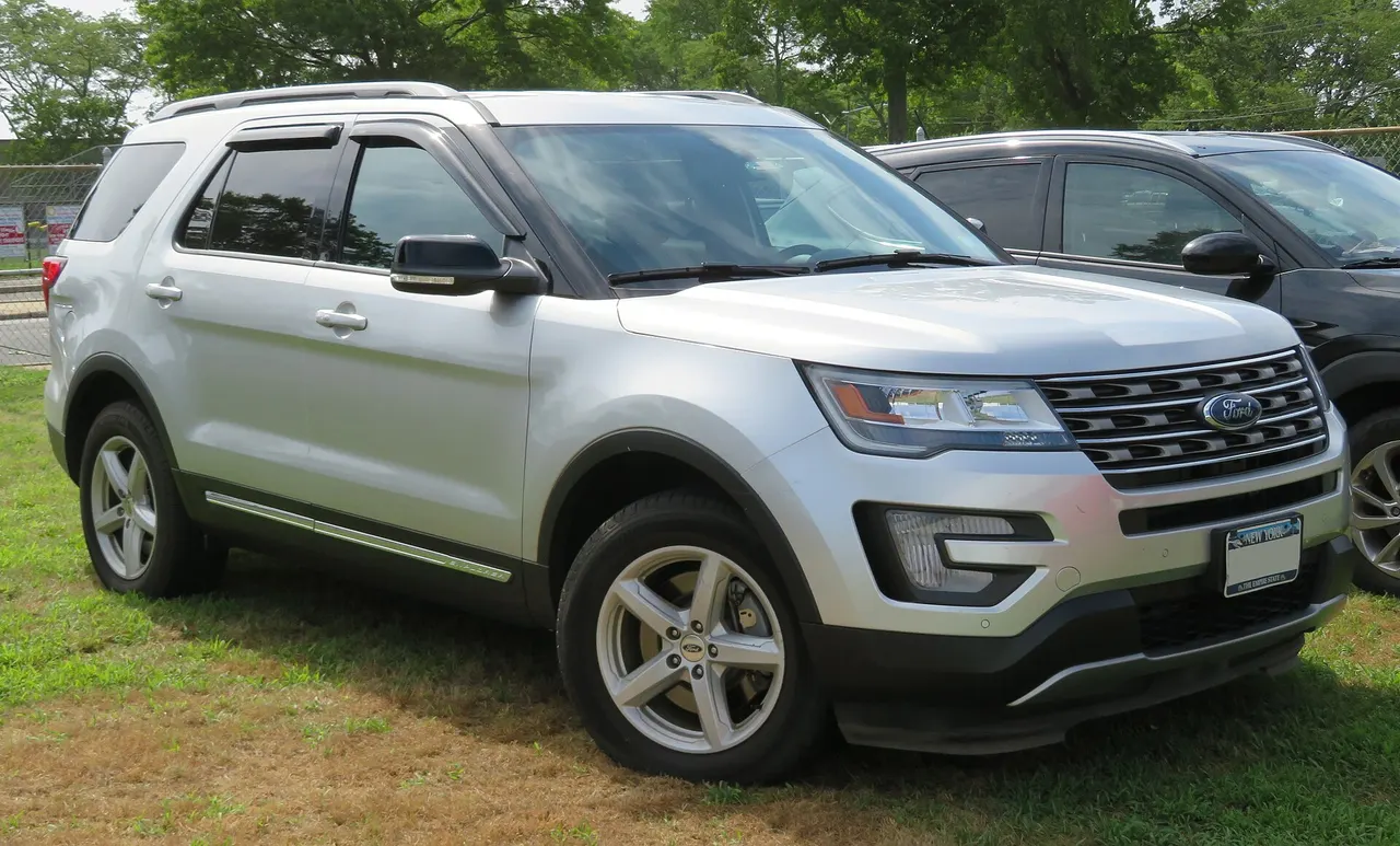 2017 Ford Explorer XLT (facelift)
