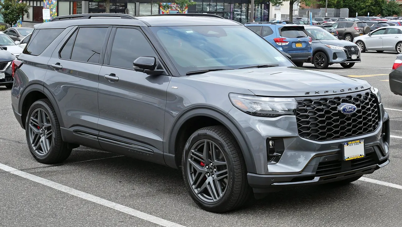 2025 Ford Explorer ST-Line (facelift)