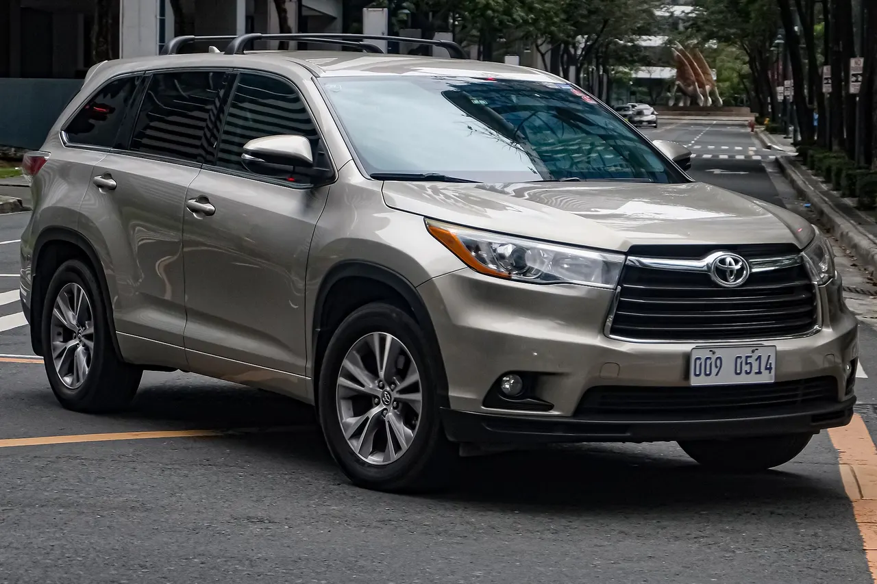 2014–2016 Toyota Highlander LE AWD (U.S.-spec)