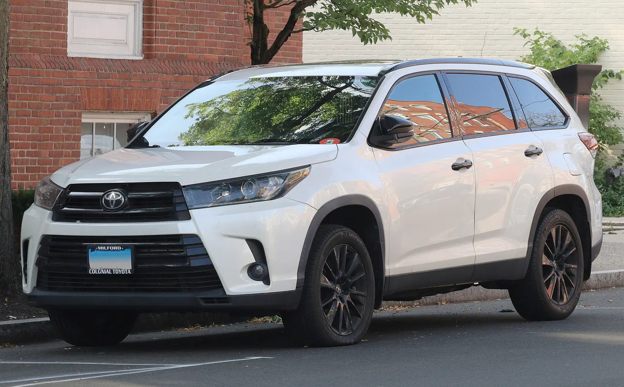 2019 Toyota Highlander SE